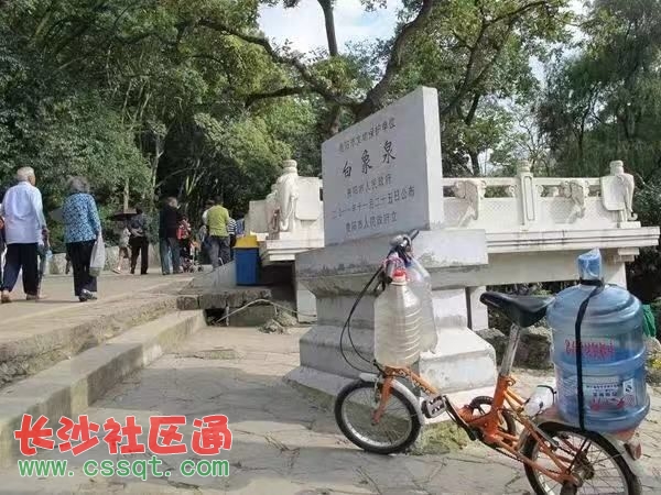 贵阳黔灵山公园取水